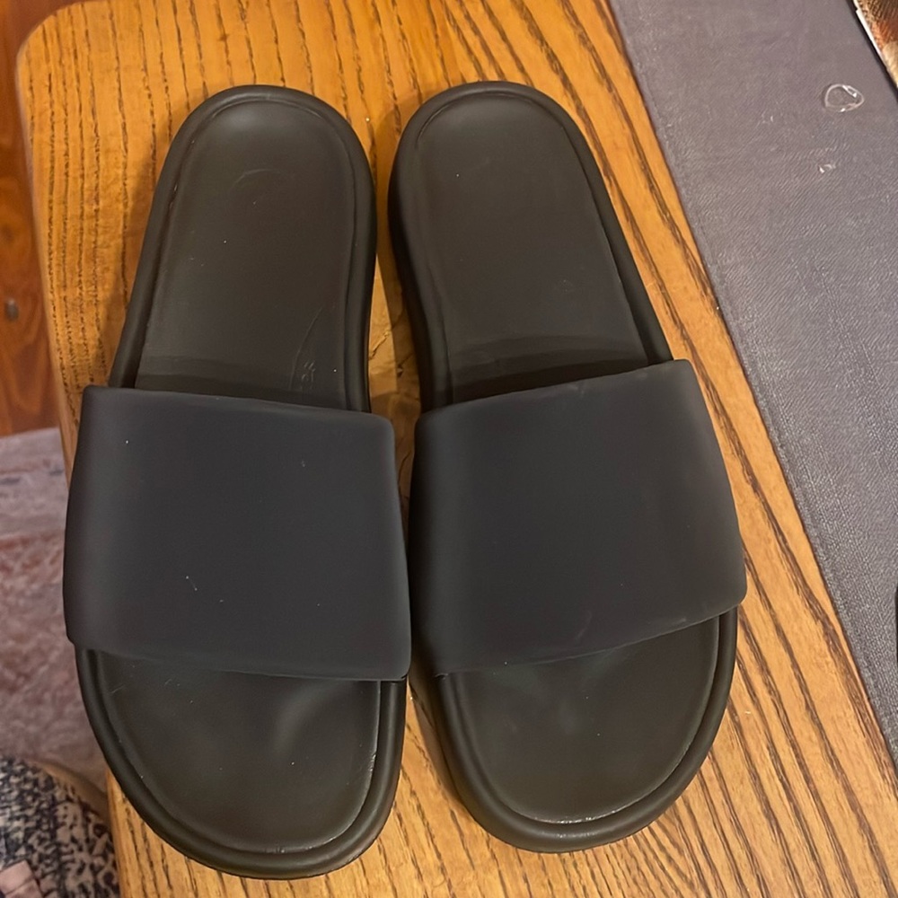 Black Lululemon Slides - Size 9